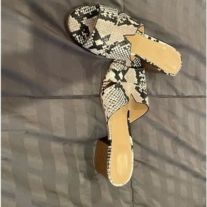 Women’s dressy slides